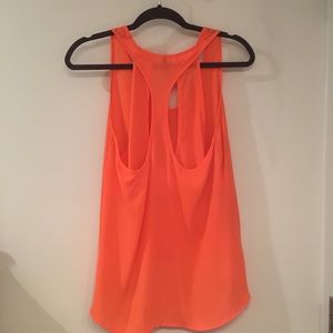 Sleeveless top with cool back